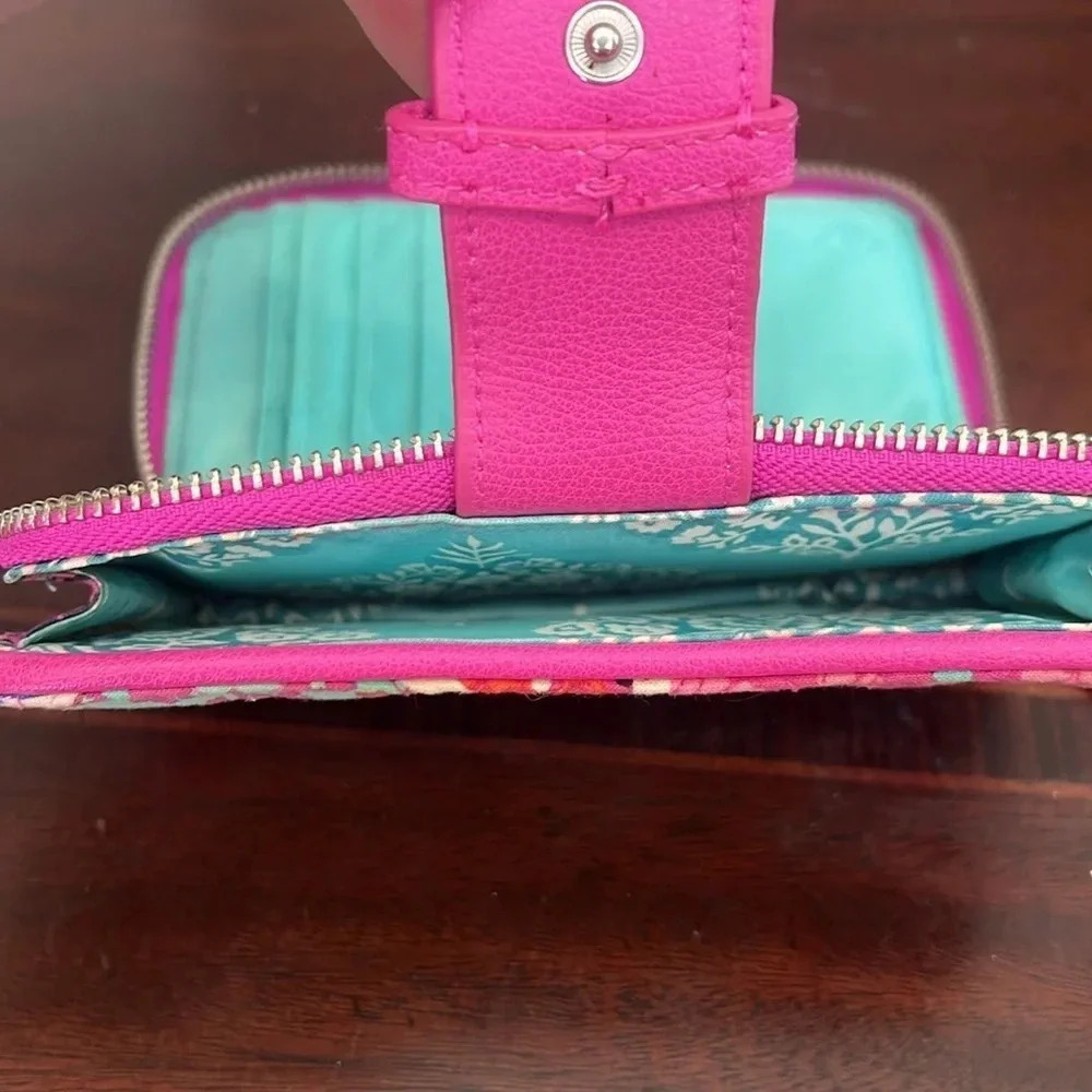 Vera Bradley Modern Medley Glenna RETIRED 2017 Trifold Wallet ID Case - Picture 4 of 5